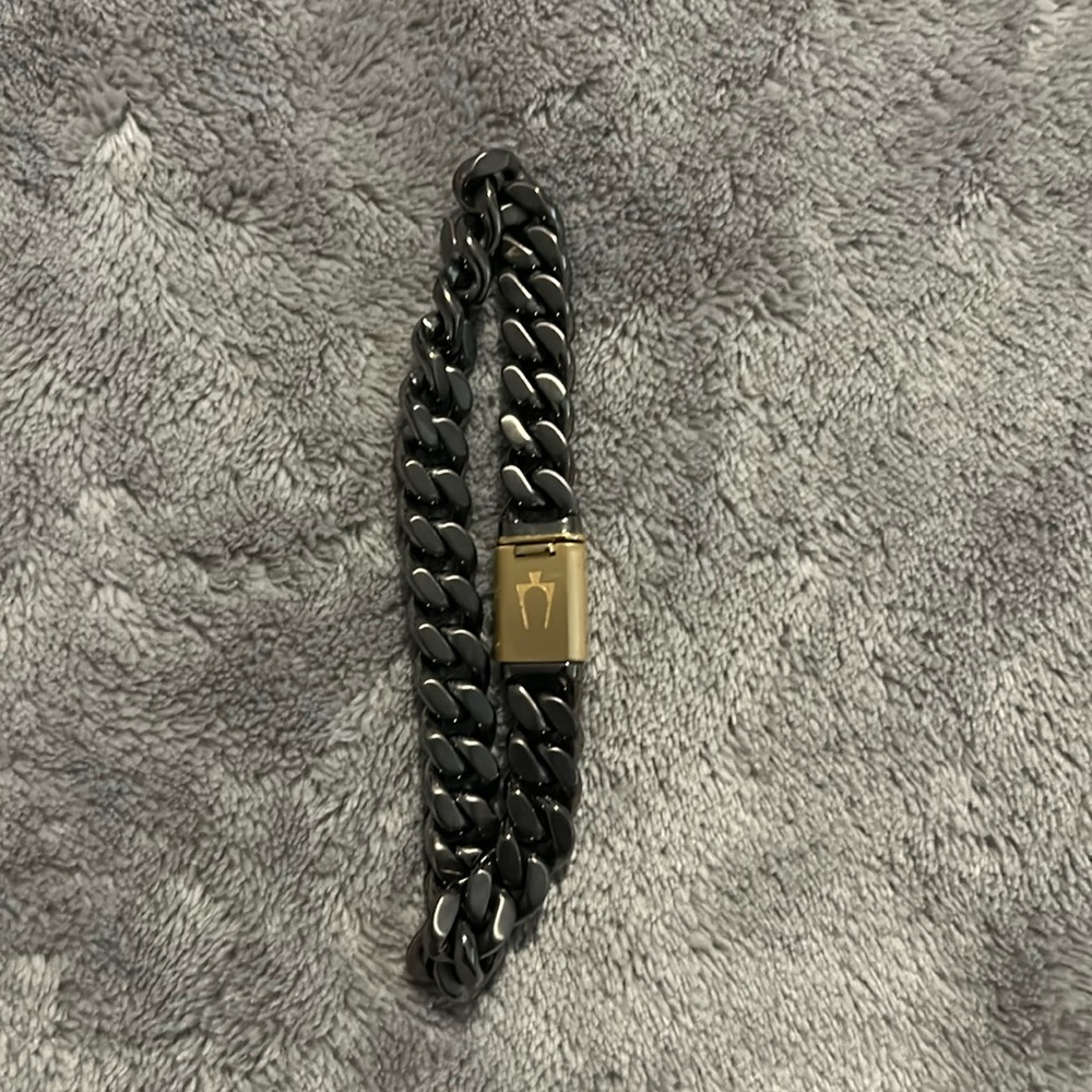 Men’s 2 tone bracelet with gold clasp